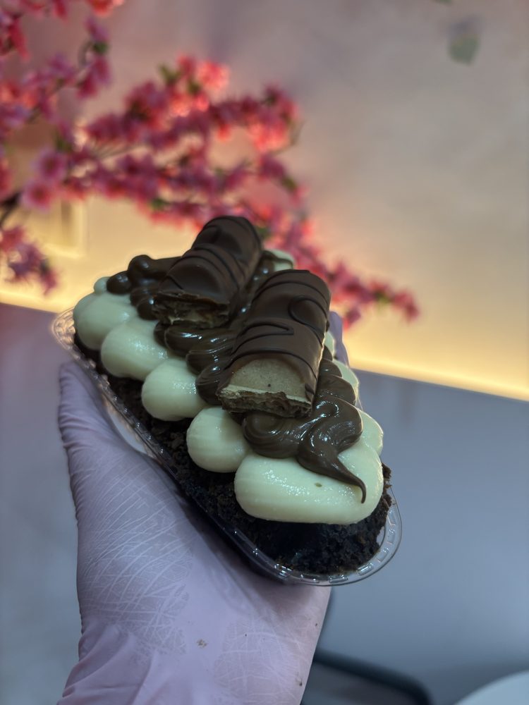 Fatia de brownie com Kinder Bueno
